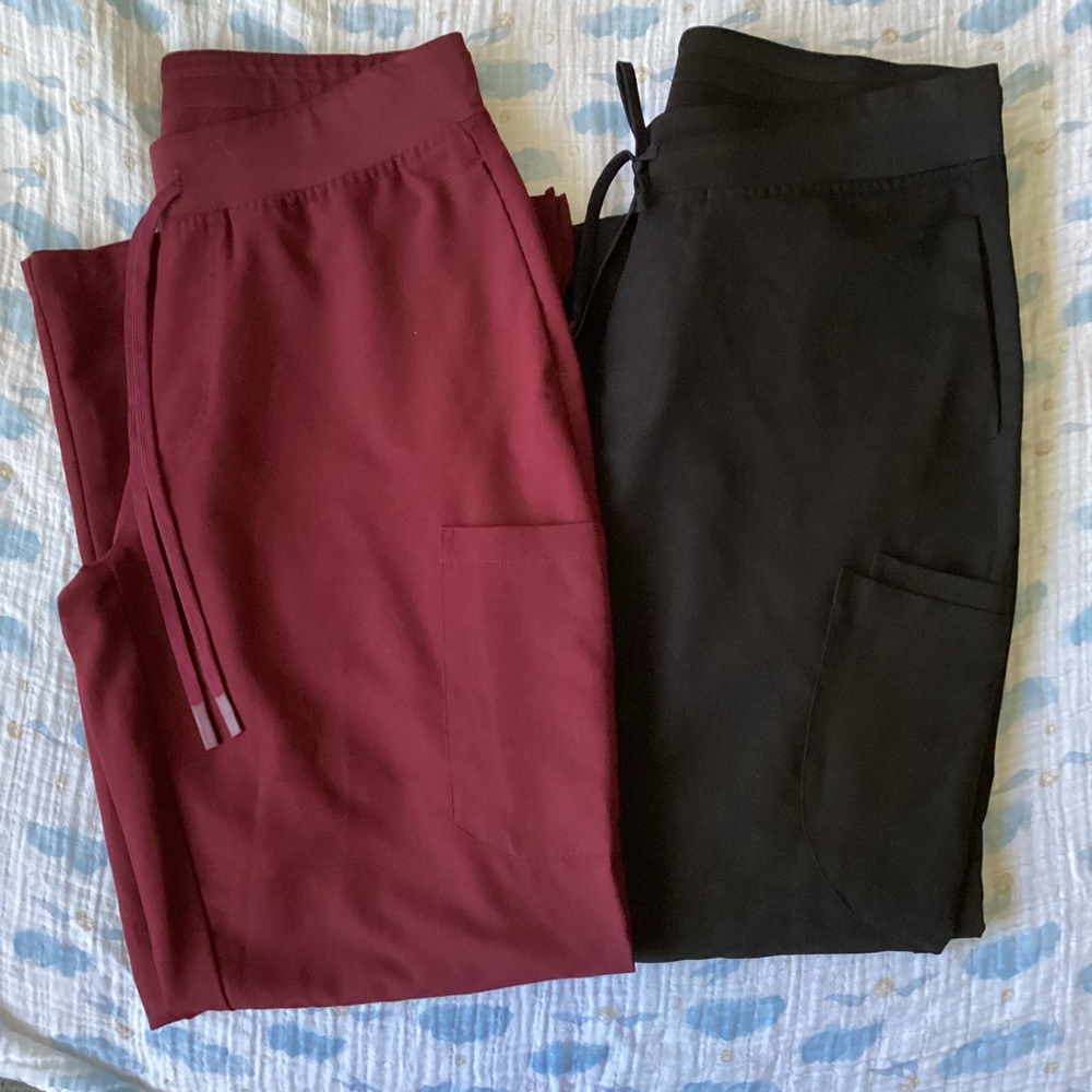 Mandala scrub pants black and burgundy